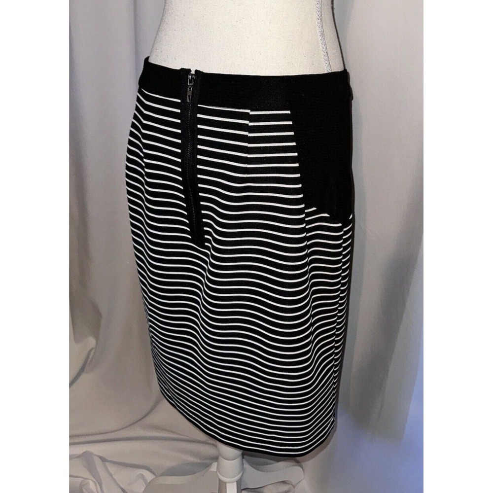 Kenzie Skirt Womens Size M Striped Stretch Above the Knee Zip Closure Side Slit - Picture 7 of 10
